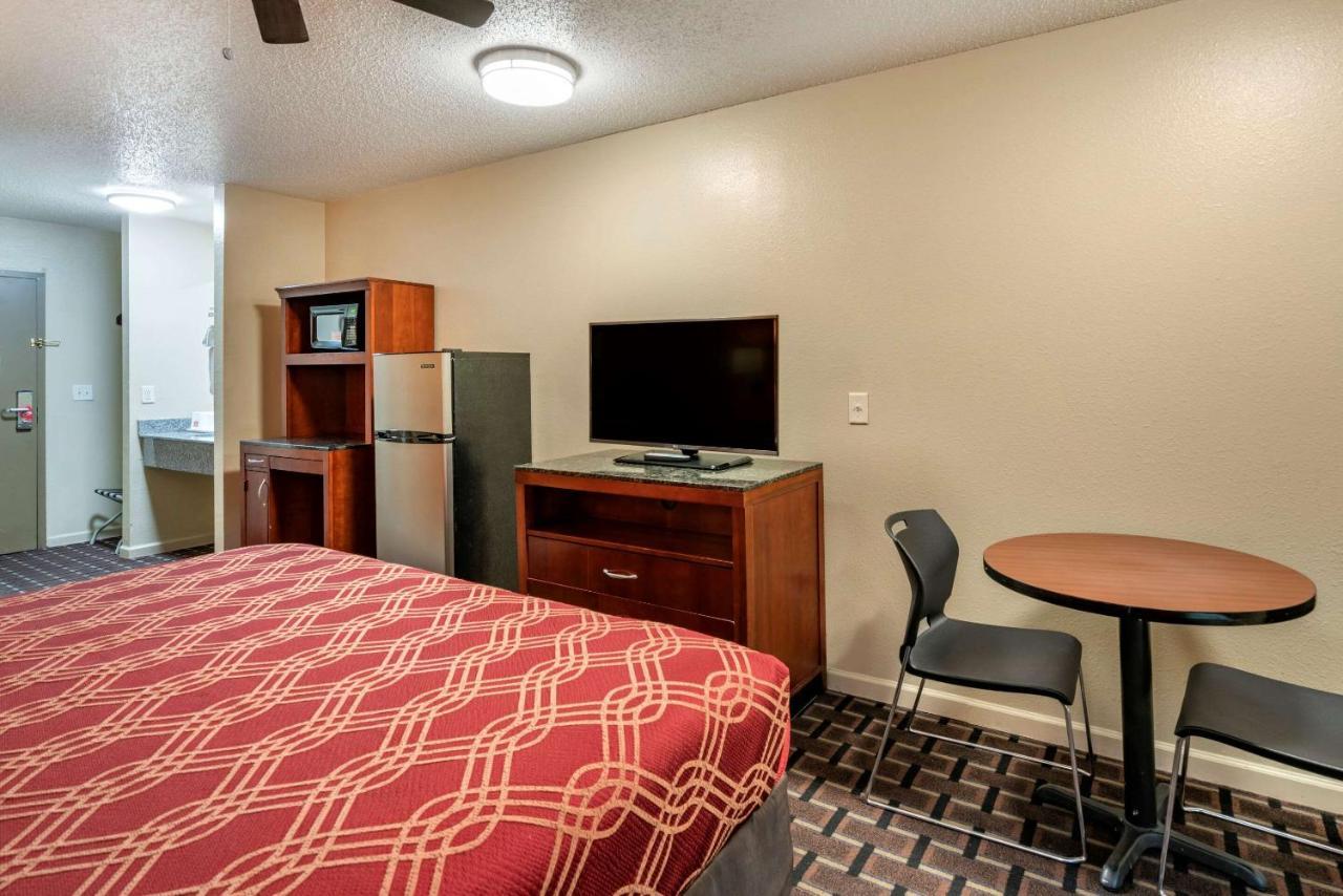 Econo Lodge Inn & Suites Granite City Eksteriør bilde