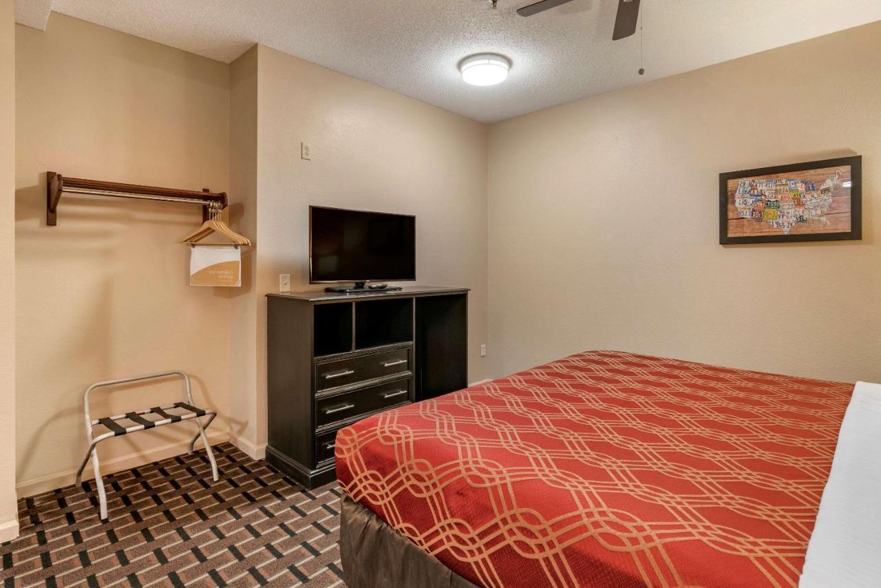 Econo Lodge Inn & Suites Granite City Eksteriør bilde