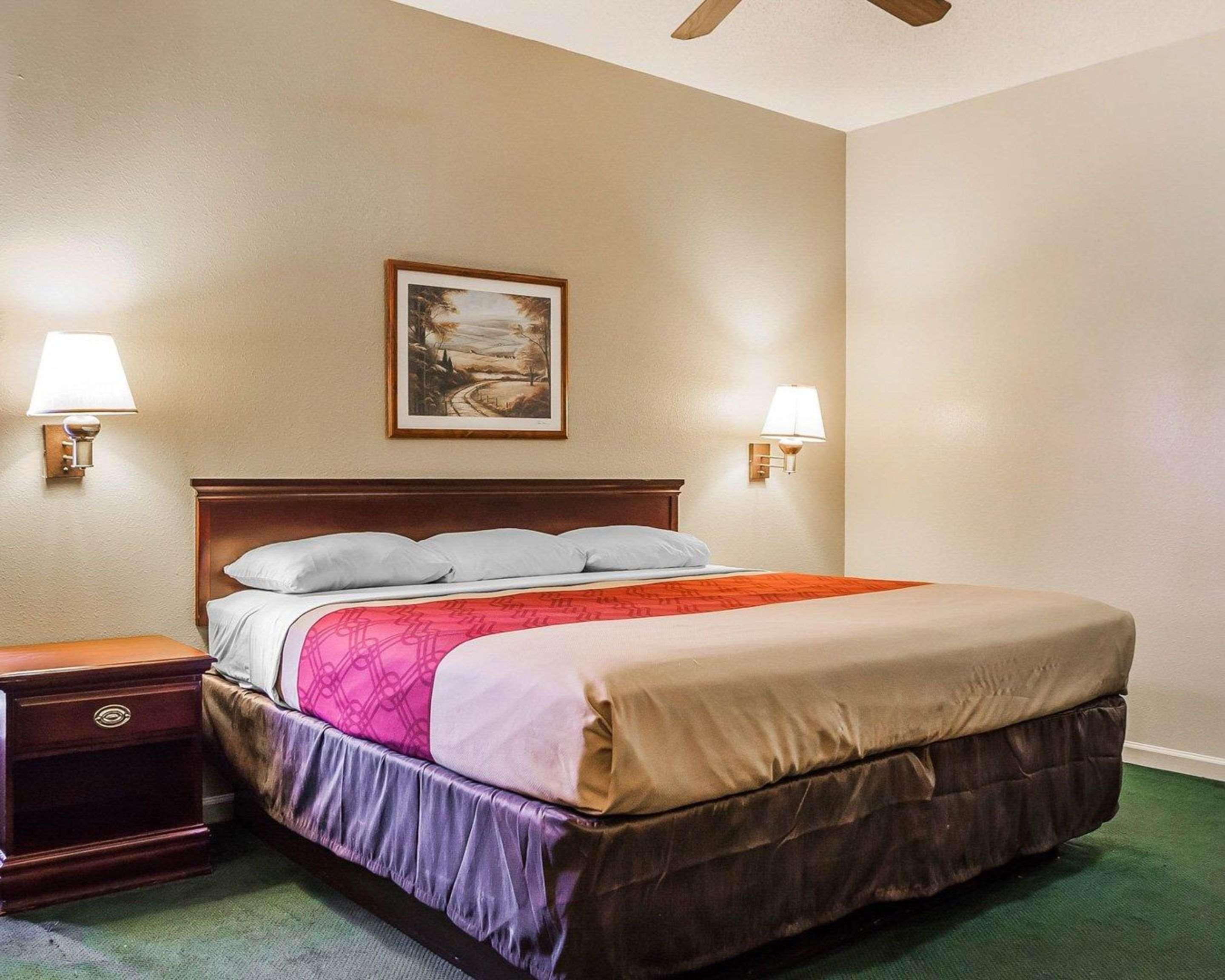 Econo Lodge Inn & Suites Granite City Eksteriør bilde