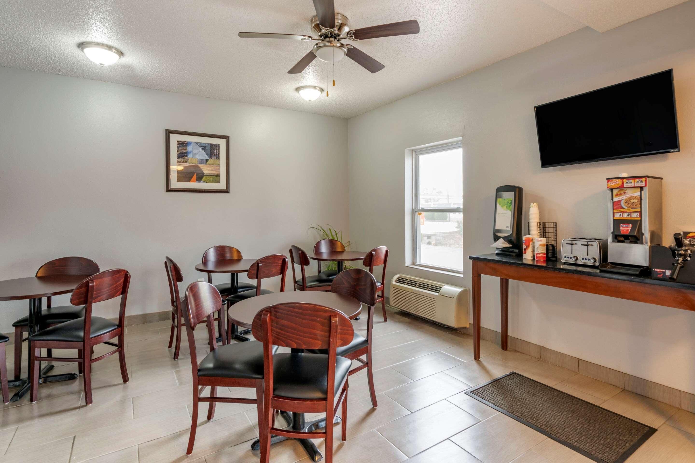 Econo Lodge Inn & Suites Granite City Eksteriør bilde