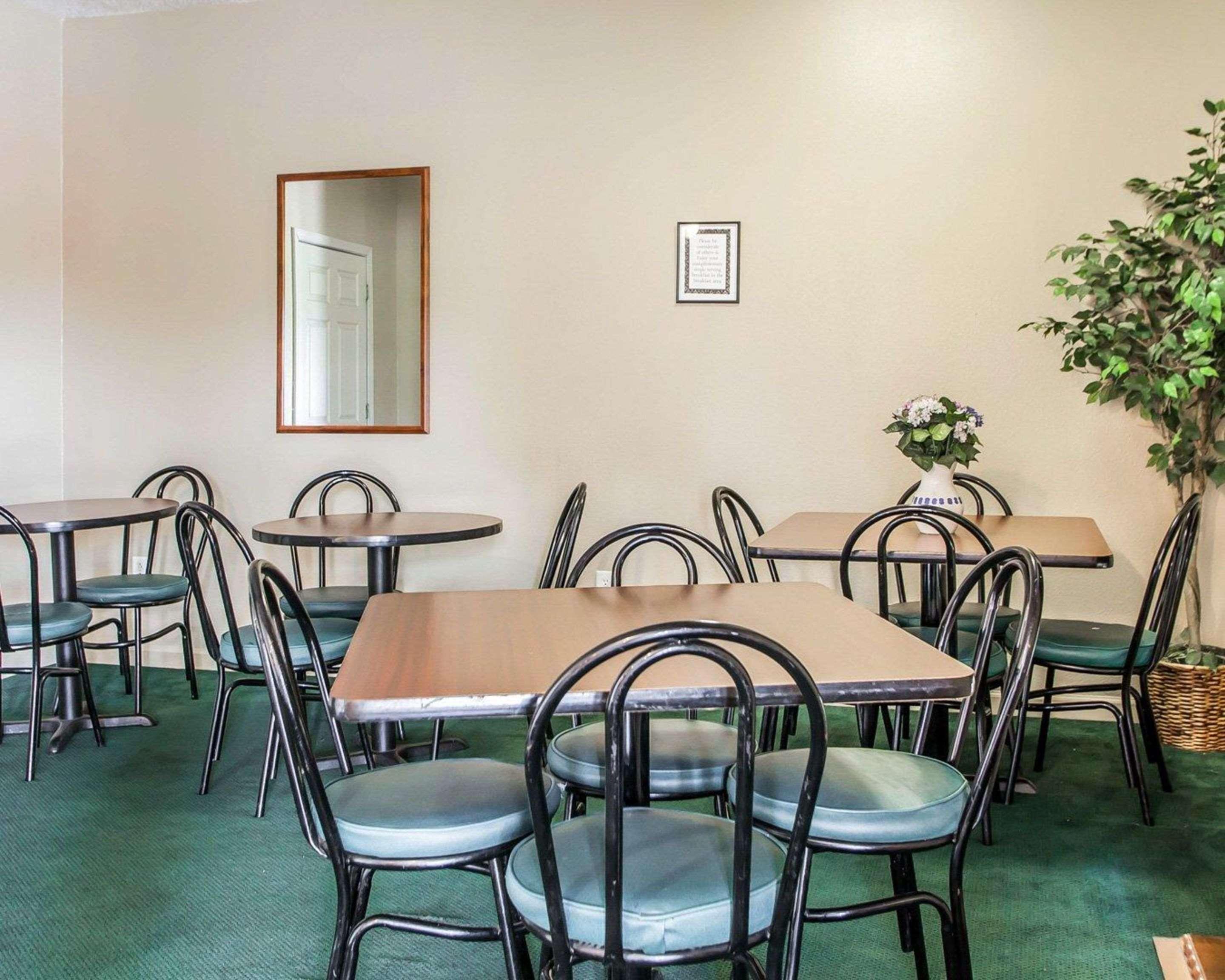 Econo Lodge Inn & Suites Granite City Eksteriør bilde
