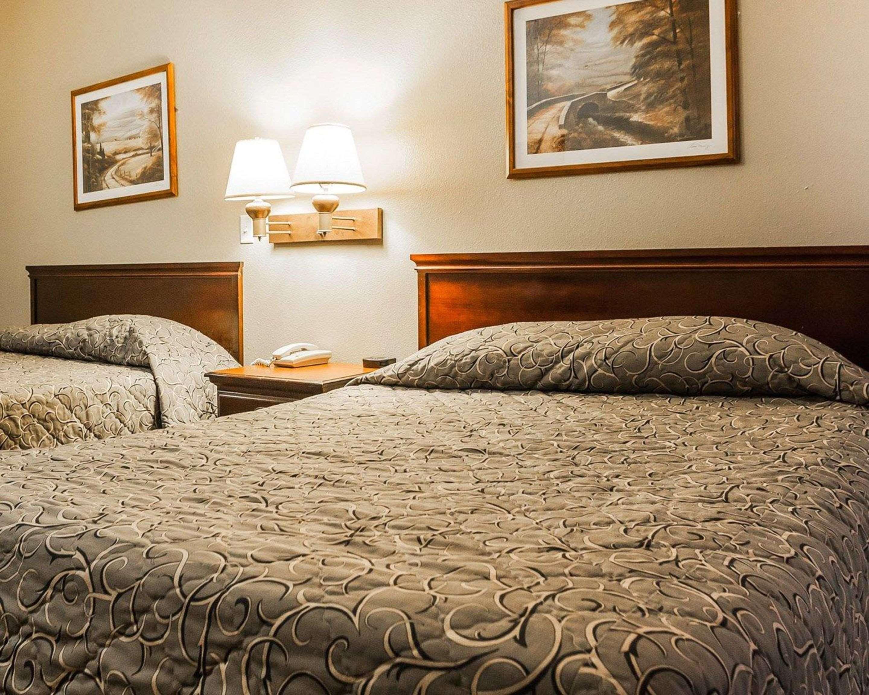 Econo Lodge Inn & Suites Granite City Eksteriør bilde