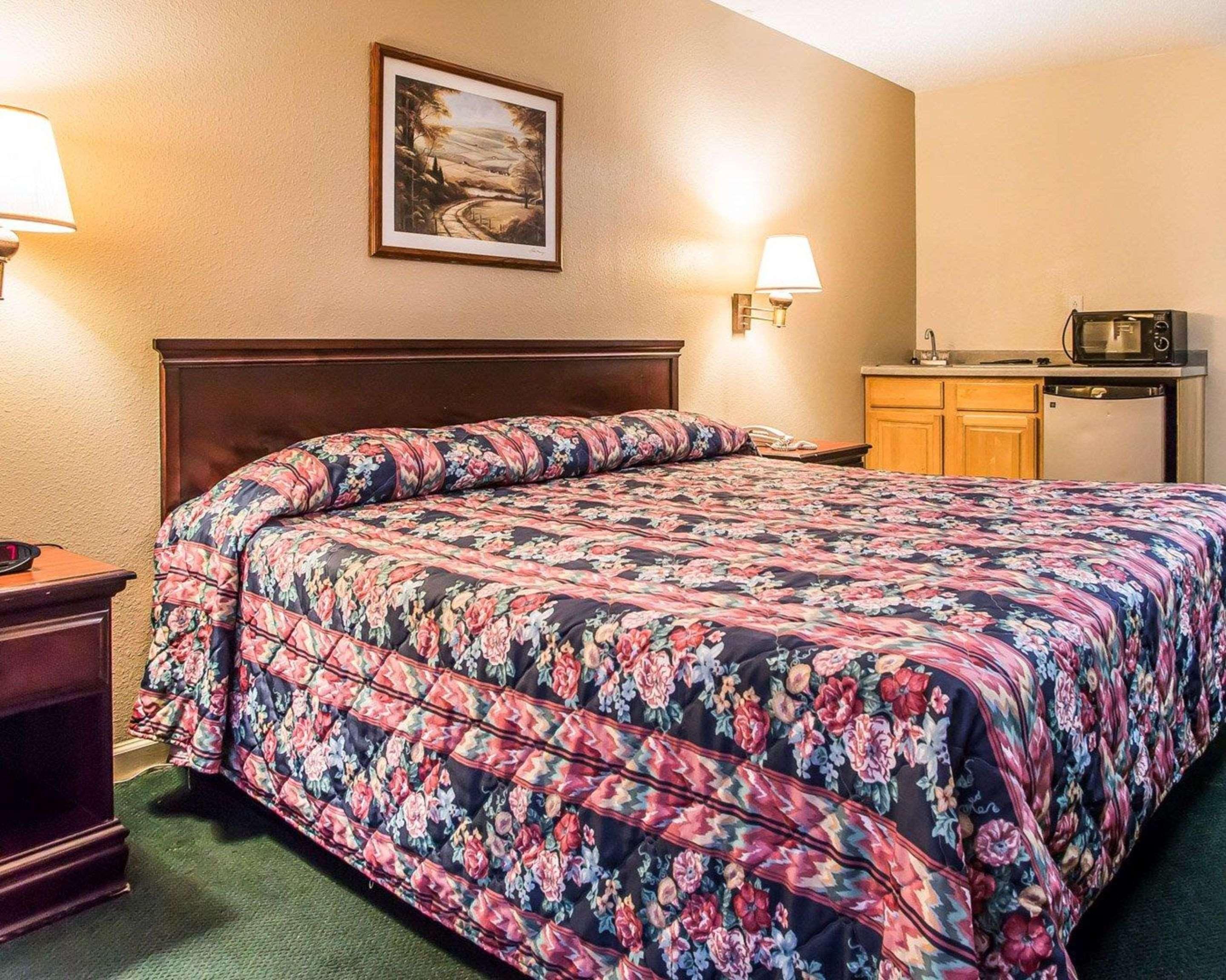 Econo Lodge Inn & Suites Granite City Eksteriør bilde