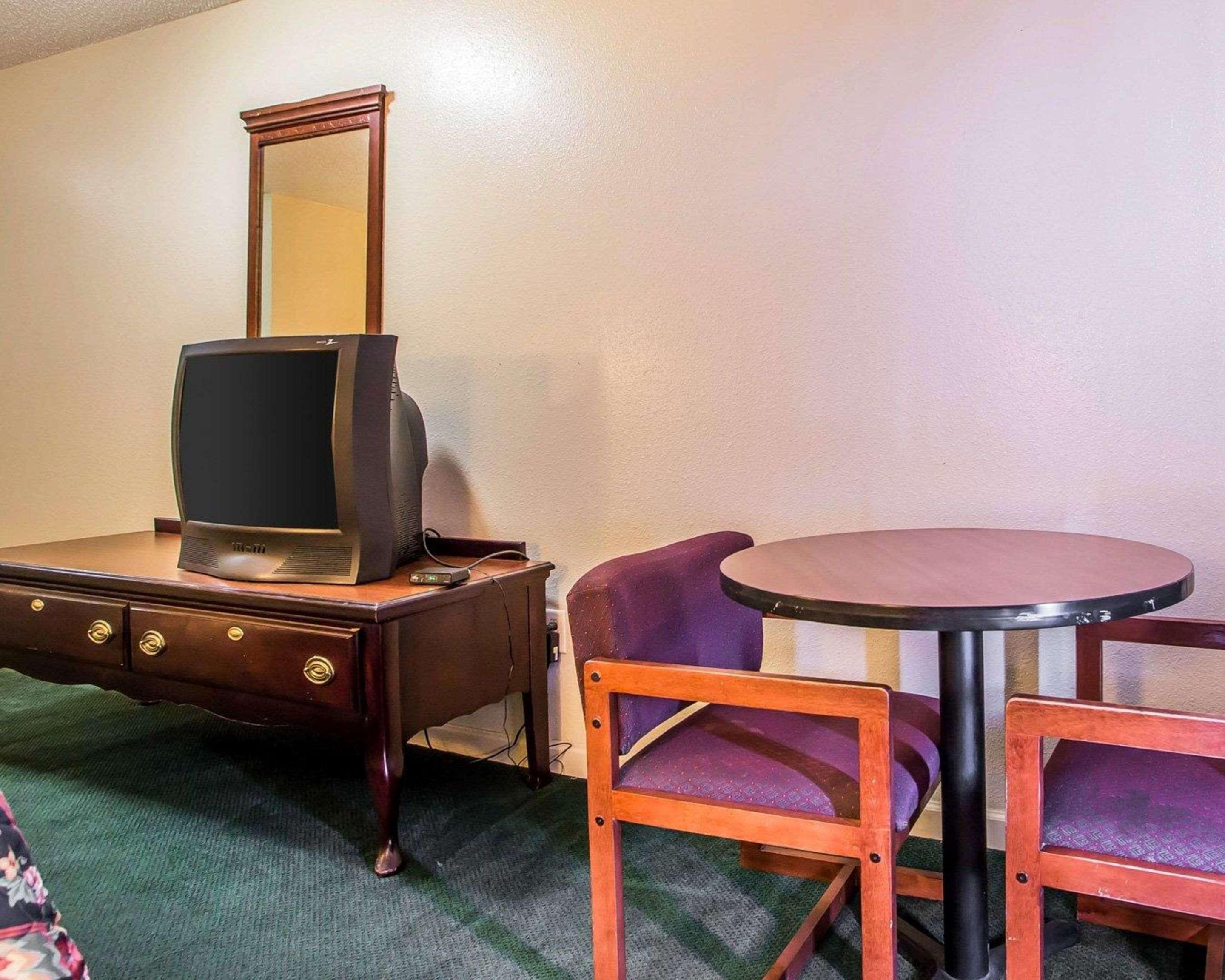 Econo Lodge Inn & Suites Granite City Eksteriør bilde