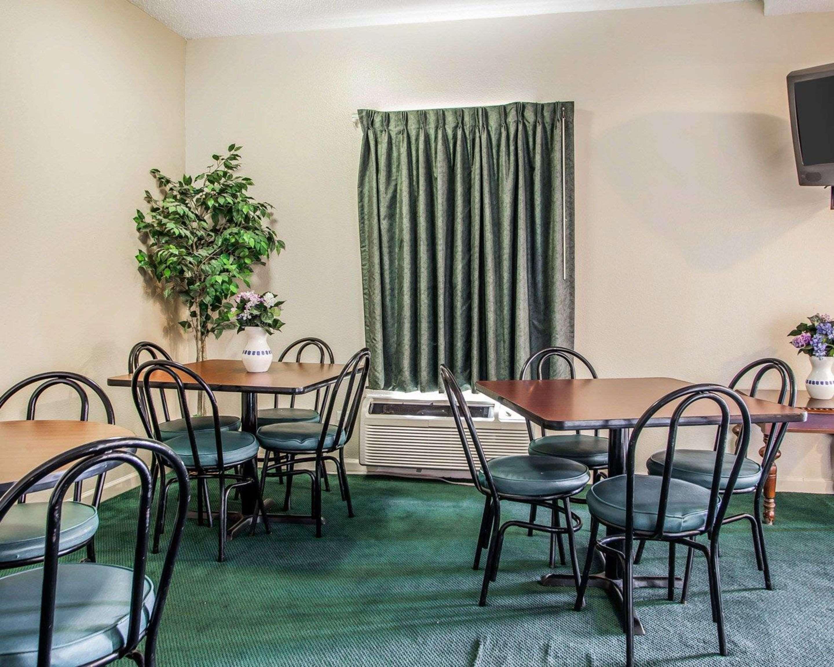 Econo Lodge Inn & Suites Granite City Eksteriør bilde
