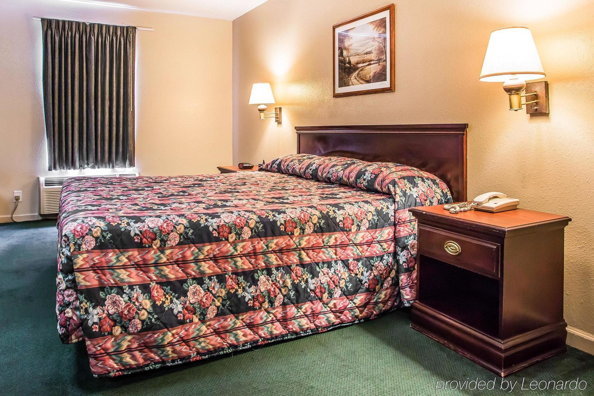 Econo Lodge Inn & Suites Granite City Eksteriør bilde