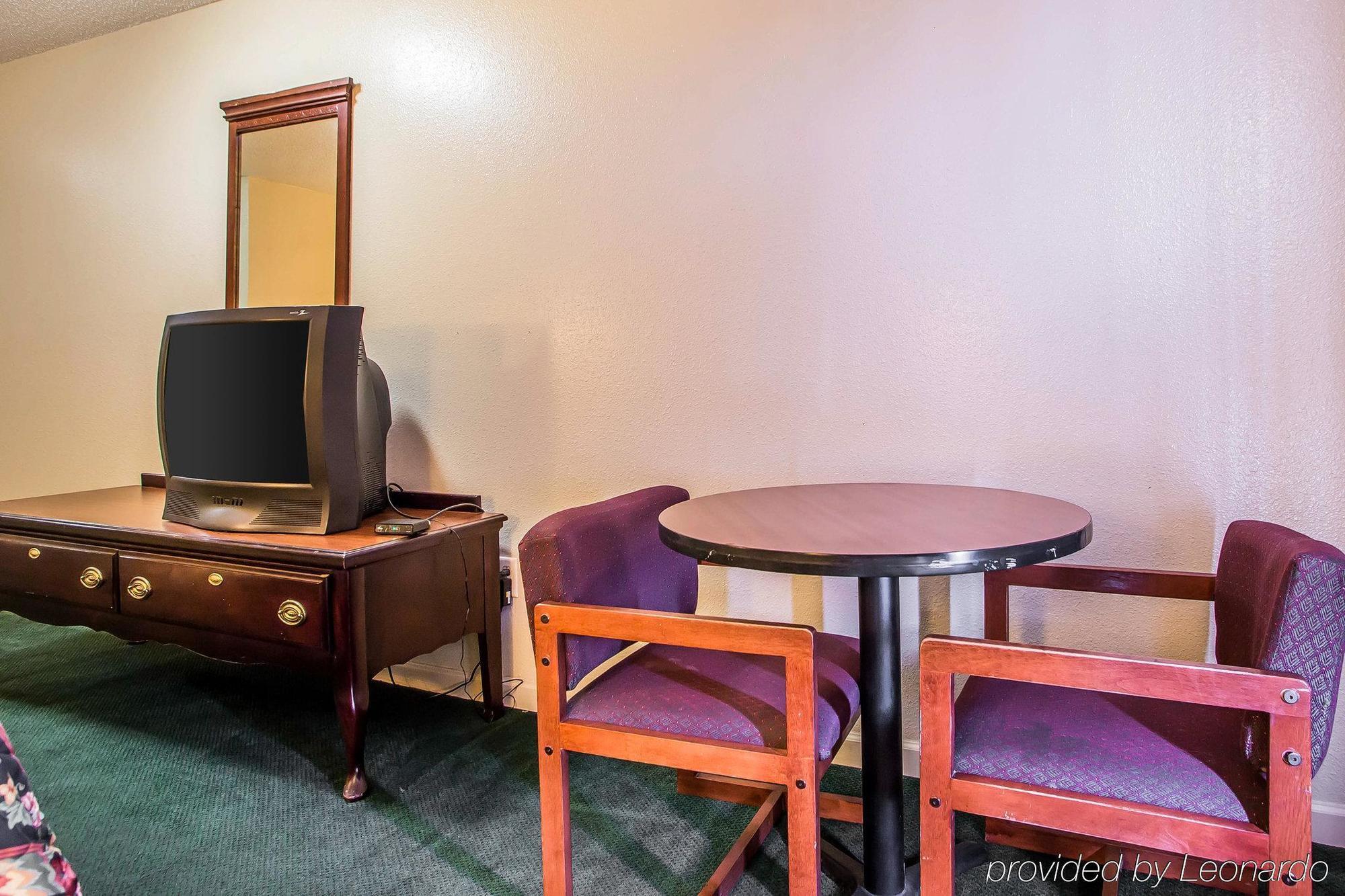 Econo Lodge Inn & Suites Granite City Eksteriør bilde