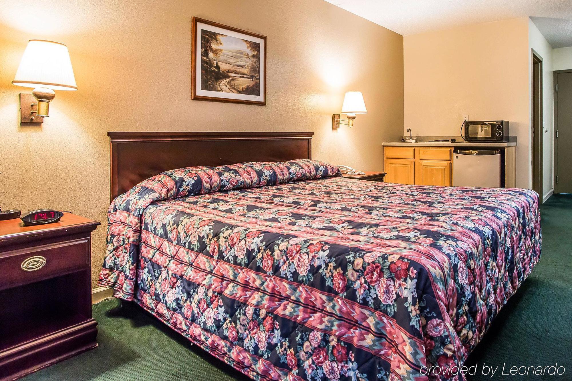 Econo Lodge Inn & Suites Granite City Eksteriør bilde