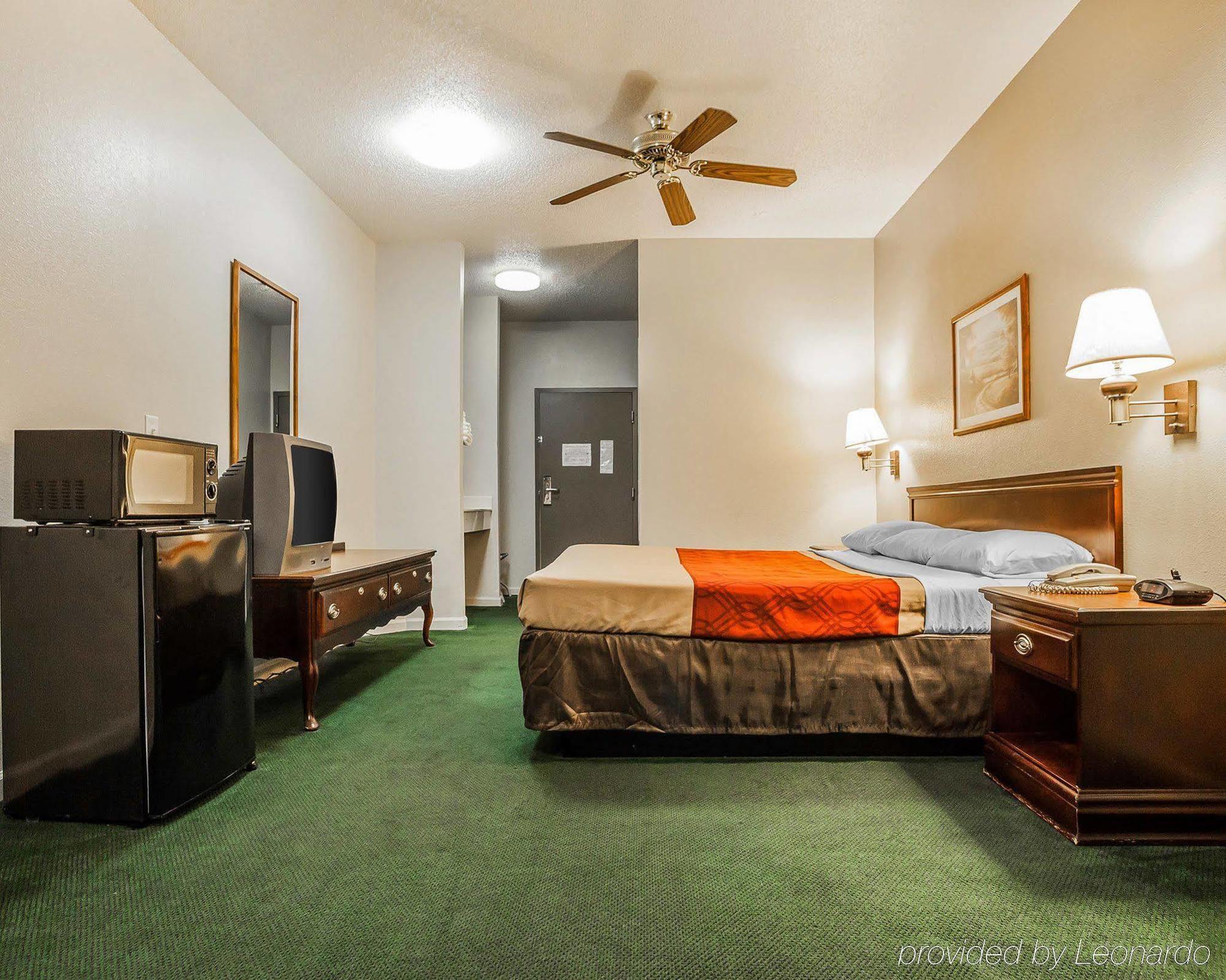 Econo Lodge Inn & Suites Granite City Eksteriør bilde